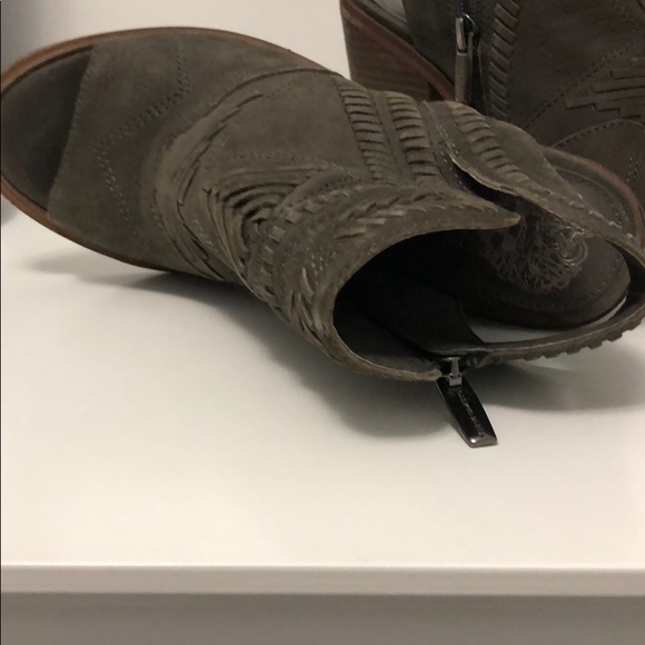 Nice color. Use them few times . - Picture 3 of 4